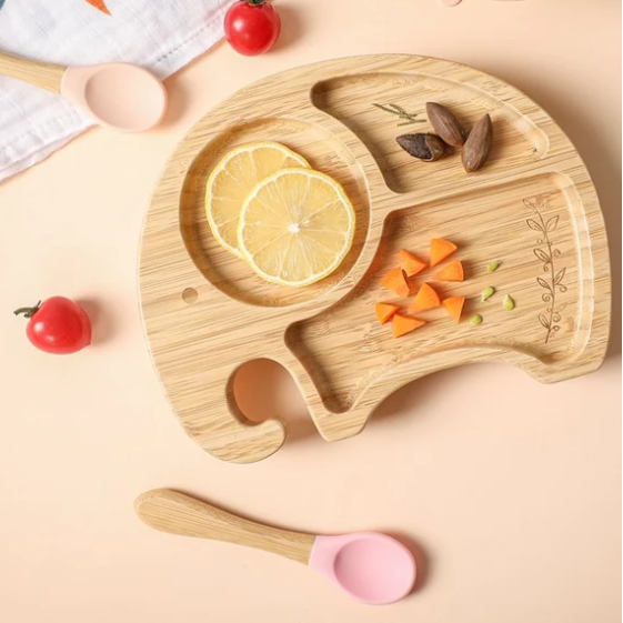 Set diversificare bebe in cutie cadou, Recipiente din silicon si bambus cu ventuza anti-alunecare, baveta, lingurita, cana, farfurie si bol, Roz