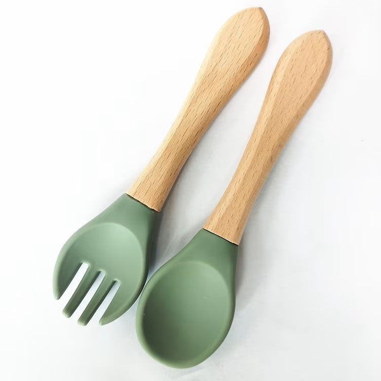 Set hranire bebelusi si copii, pentru diversificare din silicon BPA free, 6+ luni, farfurie, bol, bavetica, tacamuri, verde BEE FELT