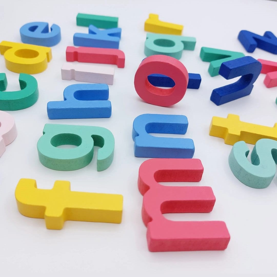 Puzzle lemn cu litere mici, 26 piese, 3D Montessori, 30 cm x 30 cm x 1 cm